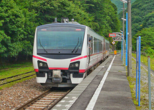 Hinabi Sight-seeing Train comes to Hachimantai